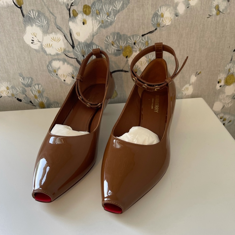 Burberry Peep Toe Kitten Heel Patent Leather Pumps! OBO!!
